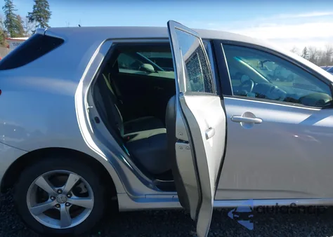 2009 Toyota Matrix S z USA, uszkodzony, nr VIN 2T1LE40E99C002883